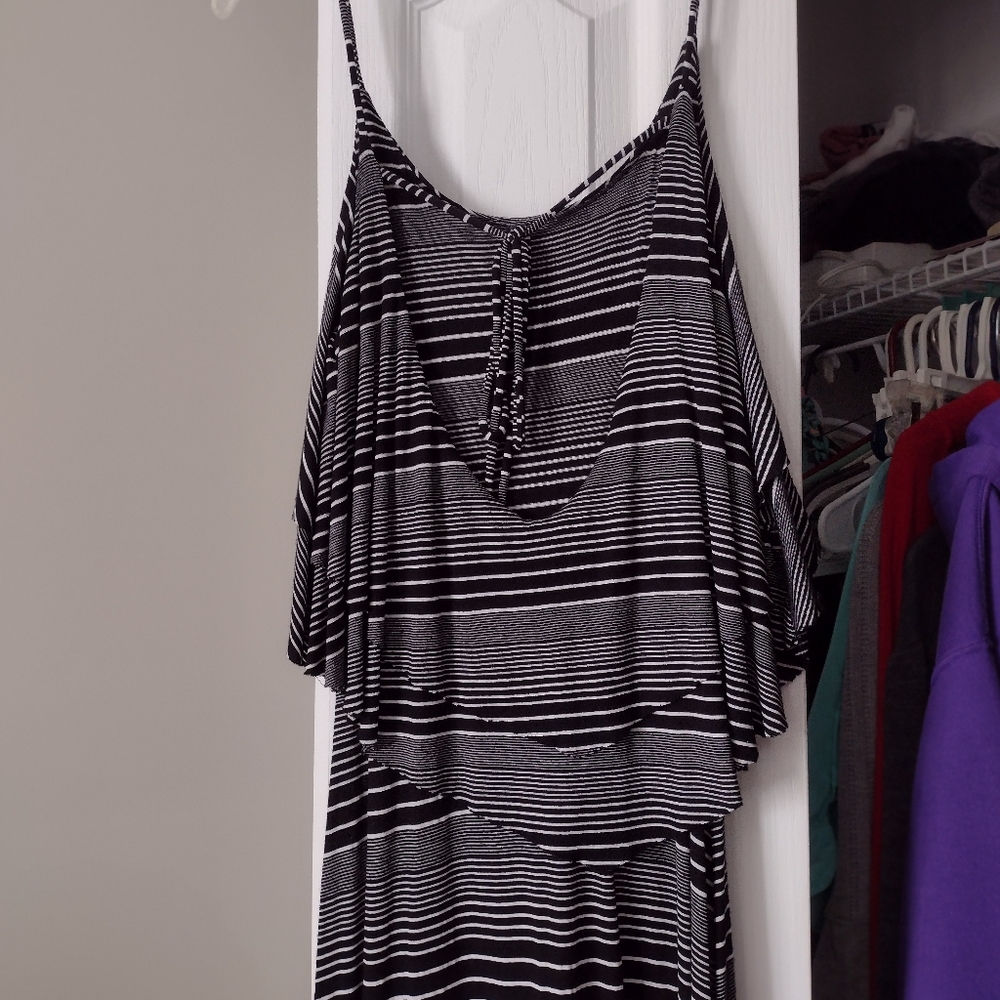 Summer Maxi Dress - Picture 4 of 4
